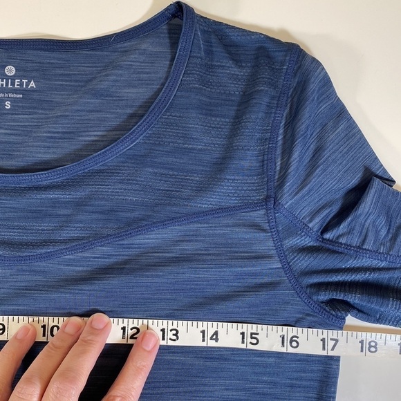 ATHLETA Long Sleeve Navy Scoop Neck Athletic‎ Top Chevron Panel Size S - Picture 10 of 11